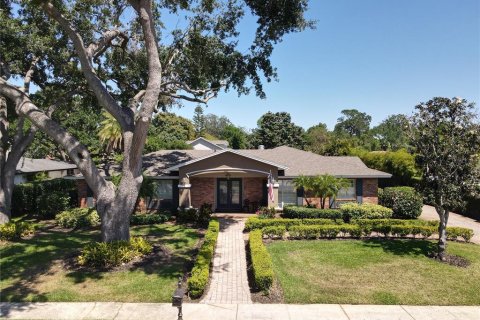 Casa en venta en Orlando, Florida, 4 dormitorios, 356.37 m2 № 1721831 - foto 1