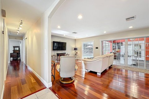 Casa en venta en Orlando, Florida, 4 dormitorios, 356.37 m2 № 1721831 - foto 4