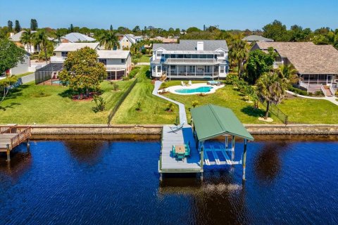 House in Ruskin, Florida 4 bedrooms, 292.64 sq.m. № 2195731