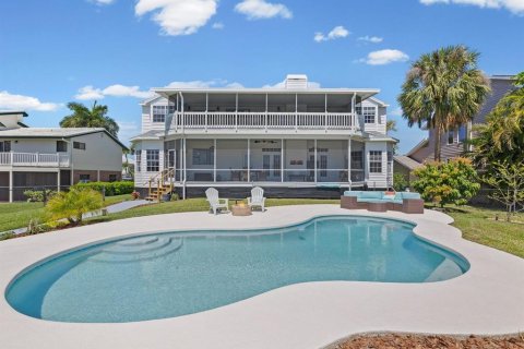 House in Ruskin, Florida 4 bedrooms, 292.64 sq.m. № 2195731 - photo 3