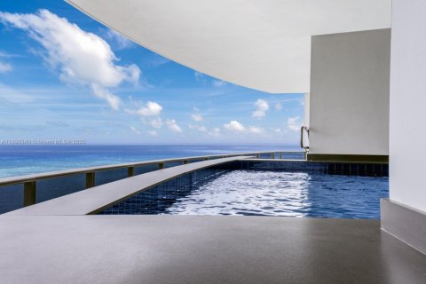 Condo in Sunny Isles Beach, Florida, 3 bedrooms  № 2081506 - photo 11