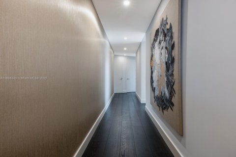 Condo in Sunny Isles Beach, Florida, 3 bedrooms  № 2081506 - photo 12
