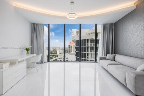 Condo in Sunny Isles Beach, Florida, 3 bedrooms  № 2081506 - photo 17