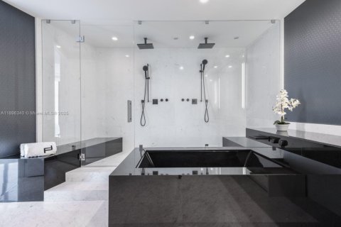 Condo in Sunny Isles Beach, Florida, 3 bedrooms  № 2081506 - photo 22