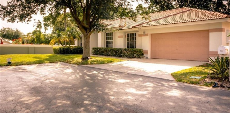 Casa en Pompano Beach, Florida 3 dormitorios, 144.18 m2 № 1151531