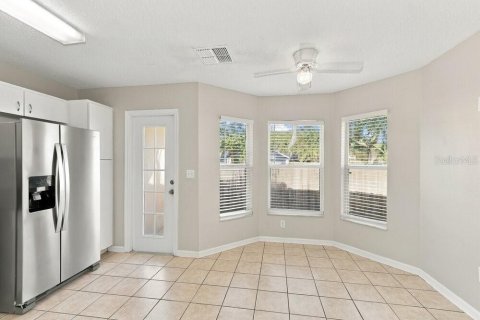 Villa ou maison à louer à Wesley Chapel, Floride: 4 chambres, 131.46 m2 № 2413580 - photo 7