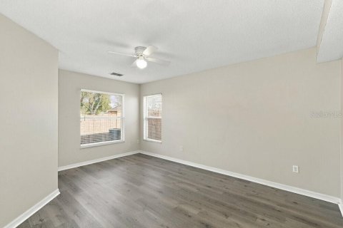 Villa ou maison à louer à Wesley Chapel, Floride: 4 chambres, 131.46 m2 № 2413580 - photo 10