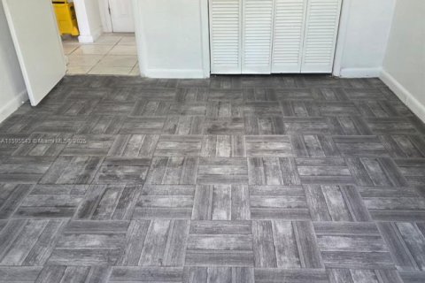 House in Miami, Florida 1 bedroom, 65.03 sq.m. № 1764572 - photo 7