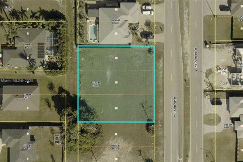 Terreno en venta en Cape Coral, Florida № 1875336 - foto 1