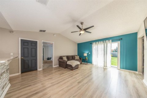 House in Palm Coast, Florida 4 bedrooms, 135.92 sq.m. № 2237907 - photo 8
