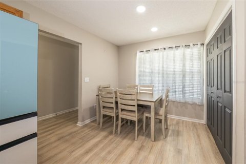 House in Palm Coast, Florida 4 bedrooms, 135.92 sq.m. № 2237907 - photo 9