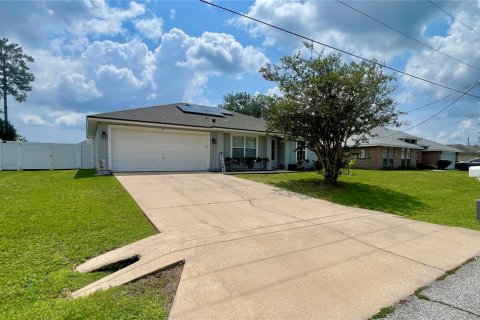House in Palm Coast, Florida 4 bedrooms, 135.92 sq.m. № 2237907 - photo 23