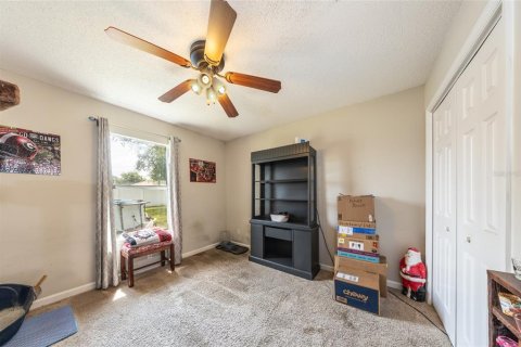 House in Palm Coast, Florida 4 bedrooms, 135.92 sq.m. № 2237907 - photo 15