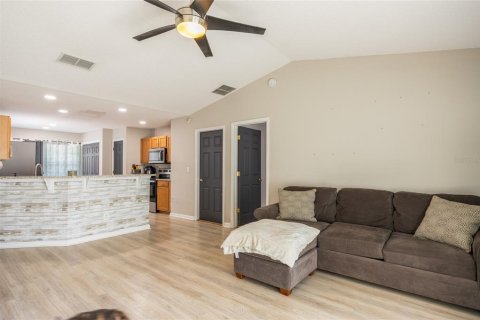 House in Palm Coast, Florida 4 bedrooms, 135.92 sq.m. № 2237907 - photo 6