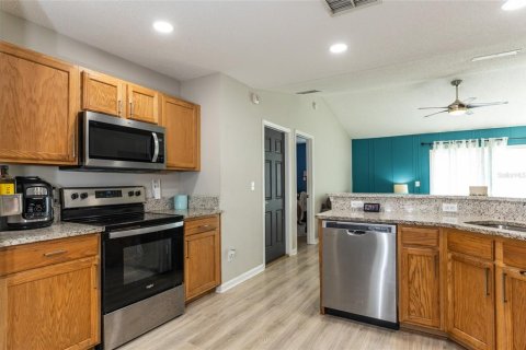 House in Palm Coast, Florida 4 bedrooms, 135.92 sq.m. № 2237907 - photo 3