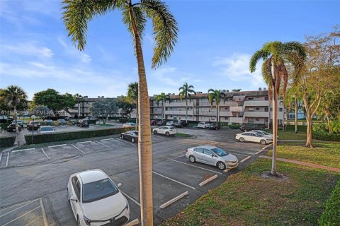 Condo in Tamarac, Florida, 1 bedroom  № 2046593 - photo 26