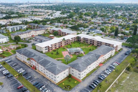Купить кондоминиум в Холливуд, Флорида 1 спальня, 66.89м2, № 2146083 - фото 24