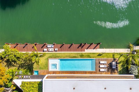 Villa ou maison à vendre à Miami Beach, Floride: 7 chambres, 611.39 m2 № 1737791 - photo 2