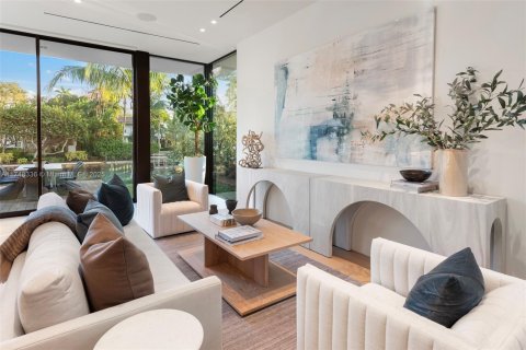 Villa ou maison à vendre à Miami Beach, Floride: 7 chambres, 611.39 m2 № 1737791 - photo 24