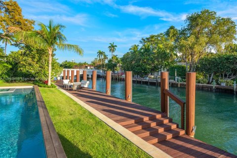 Villa ou maison à vendre à Miami Beach, Floride: 7 chambres, 611.39 m2 № 1737791 - photo 14