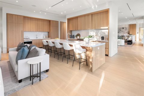 Villa ou maison à vendre à Miami Beach, Floride: 7 chambres, 611.39 m2 № 1737791 - photo 23
