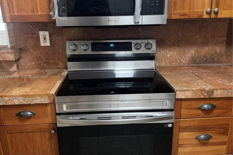 Condominio en alquiler en Hallandale Beach, Florida, 1 dormitorio, 65.03 m2 № 2030414 - foto 7