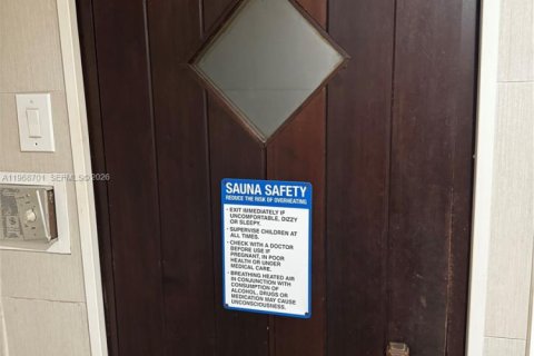 Condominio en alquiler en Hallandale Beach, Florida, 1 dormitorio, 65.03 m2 № 2030414 - foto 12