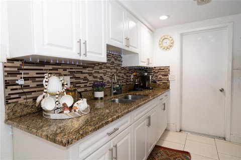 Villa ou maison à vendre à New Port Richey, Floride: 3 chambres, 104.79 m2 № 1876448 - photo 7