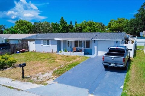 Villa ou maison à vendre à New Port Richey, Floride: 3 chambres, 104.79 m2 № 1876448 - photo 2