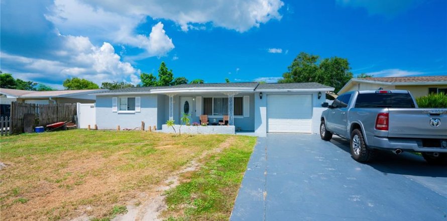 Villa ou maison à New Port Richey, Floride 3 chambres, 104.79 m2 № 1876448
