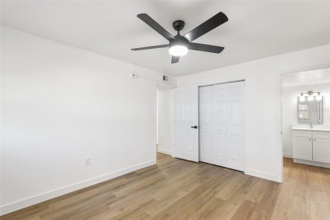 Apartment in Saint Petersburg, Florida 2 bedrooms, 89.19 sq.m. № 2101956 - photo 8