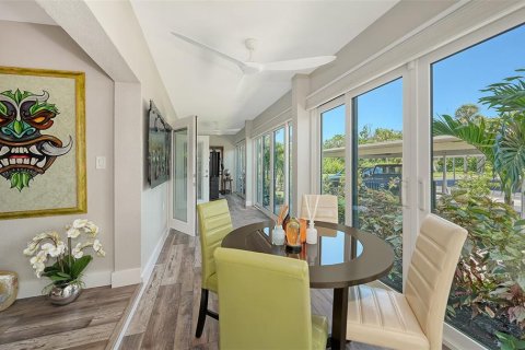 Condominio en alquiler en Sarasota, Florida, 2 dormitorios, 144.65 m2 № 1898534 - foto 11