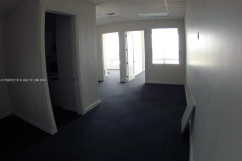 Купить коммерческую недвижимость в Авентура, Флорида № 2035347 - фото 15