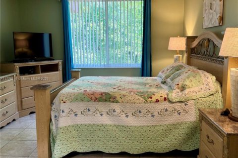 Condo in Lauderdale Lakes, Florida, 2 bedrooms  № 1862636 - photo 11