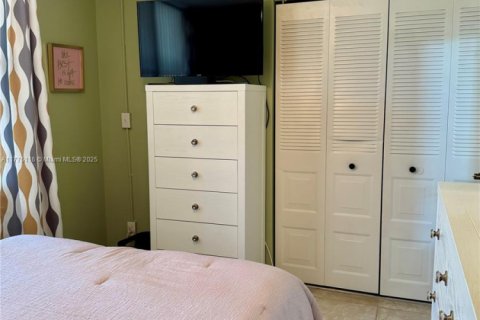 Condo in Lauderdale Lakes, Florida, 2 bedrooms  № 1862636 - photo 18