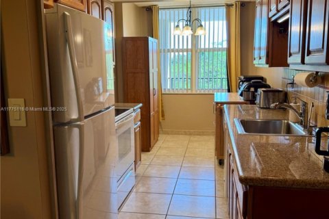 Condo in Lauderdale Lakes, Florida, 2 bedrooms  № 1862636 - photo 8