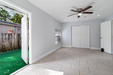 Купить виллу или дом в Майами, Флорида 3 спальни, 112.04м2, № 1969755 - фото 17