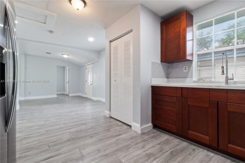 Купить виллу или дом в Майами, Флорида 3 спальни, 112.04м2, № 1969755 - фото 24