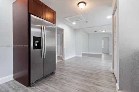 Купить виллу или дом в Майами, Флорида 3 спальни, 112.04м2, № 1969755 - фото 23