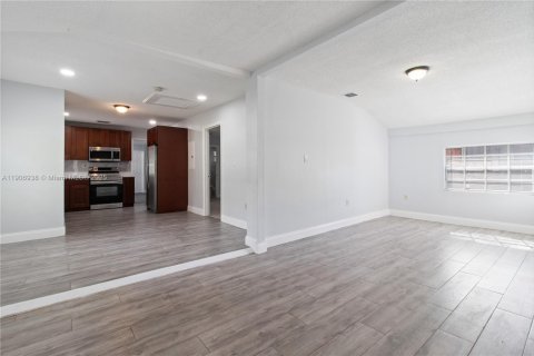 Купить виллу или дом в Майами, Флорида 3 спальни, 112.04м2, № 1969755 - фото 8