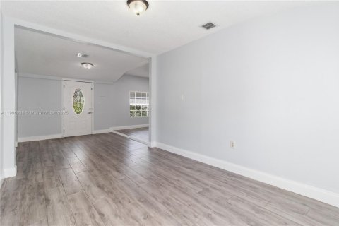 Купить виллу или дом в Майами, Флорида 3 спальни, 112.04м2, № 1969755 - фото 7