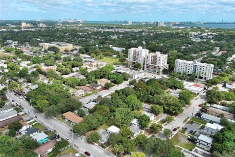 Купить виллу или дом в Майами, Флорида 3 спальни, 112.04м2, № 1969755 - фото 28