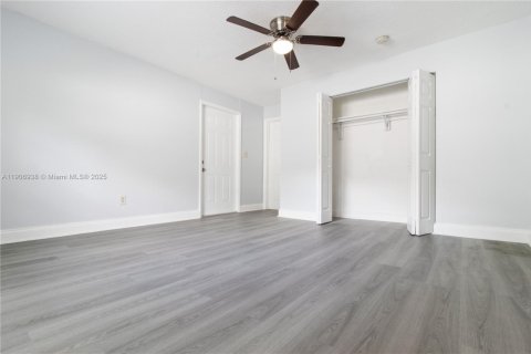 Купить виллу или дом в Майами, Флорида 3 спальни, 112.04м2, № 1969755 - фото 13