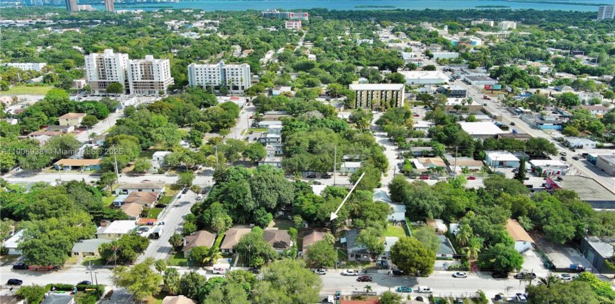 Дом в Майами, Флорида 3 спальни, 112.04м2 № 1969755