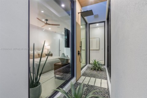 Villa ou maison à vendre à Wilton Manors, Floride: 4 chambres, 278.71 m2 № 2074827 - photo 18