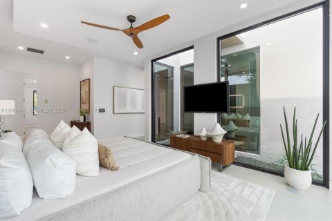 Villa ou maison à vendre à Wilton Manors, Floride: 4 chambres, 278.71 m2 № 2074827 - photo 14