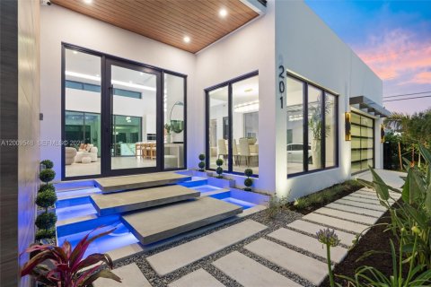 Villa ou maison à vendre à Wilton Manors, Floride: 4 chambres, 278.71 m2 № 2074827 - photo 3