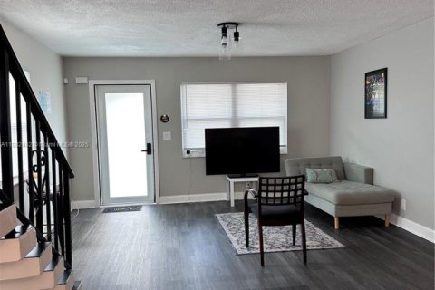 Купить коммерческую недвижимость в Дания-Бич, Флорида 315.59м2, № 1929900 - фото 29