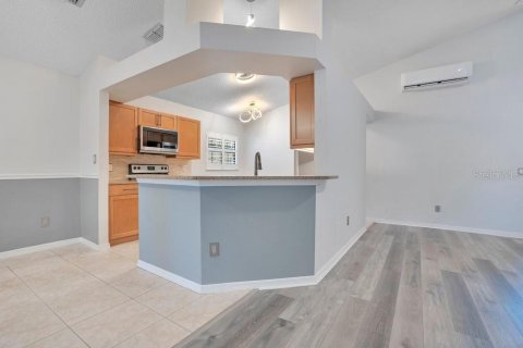 House in Apopka, Florida 3 bedrooms, 134.52 sq.m. № 2225960 - photo 6