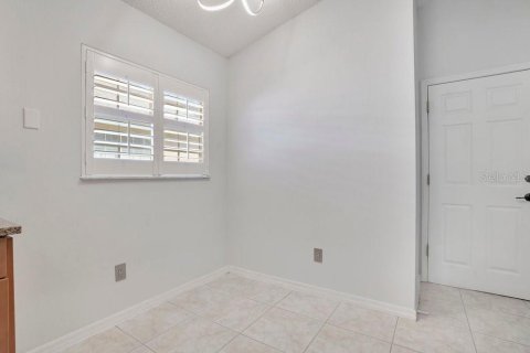House in Apopka, Florida 3 bedrooms, 134.52 sq.m. № 2225960 - photo 13